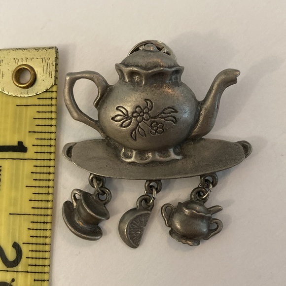 🚨last call🚨 Vintage pewter Tea Time Brooch with dangle charms signed LCD - Picture 5 of 6